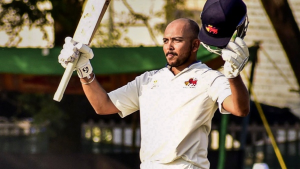 নির্বাচকদের উদ্দেশ্যে ব্যাট হাতে বার্তা পৃথ্বীর, যুক্ত হলেন রাহানেও: