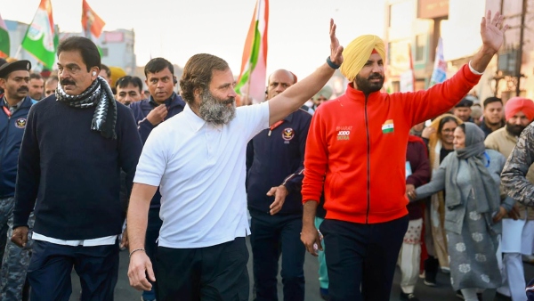 তোপ রাহুলকে তোপ রাহুলকে