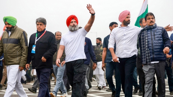 সাংসদ আরও লিখছেন... সাংসদ আরও লিখছেন...