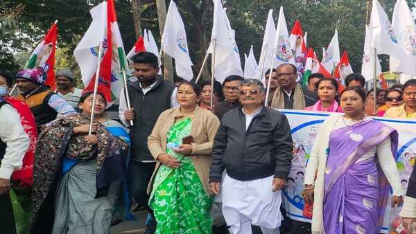 কীভাবে এল ছবি কীভাবে এল ছবি