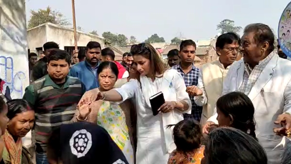 সায়ন্তিকাকে ঘিরে বিক্ষোভ