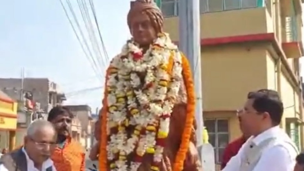 দুজনের নামের শুরুতেই নরেন্দ্র আছে