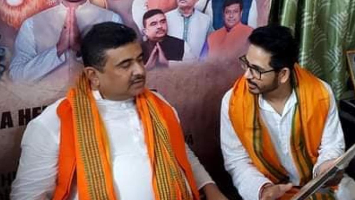 ভাইরাল ছবি ঘিরে বিতর্ক ভাইরাল ছবি ঘিরে বিতর্ক