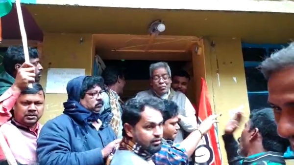 ফের বিক্ষোভ