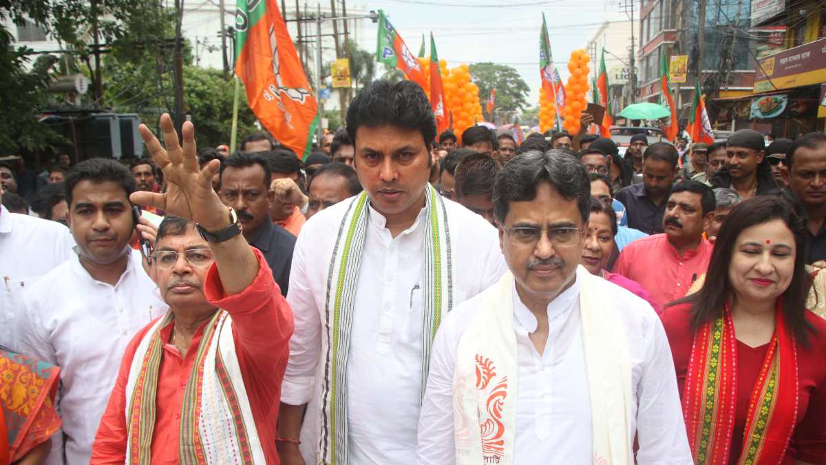 বর্তমান বিধায়ককে প্রার্থী করায় ইস্তফার হিড়িক 