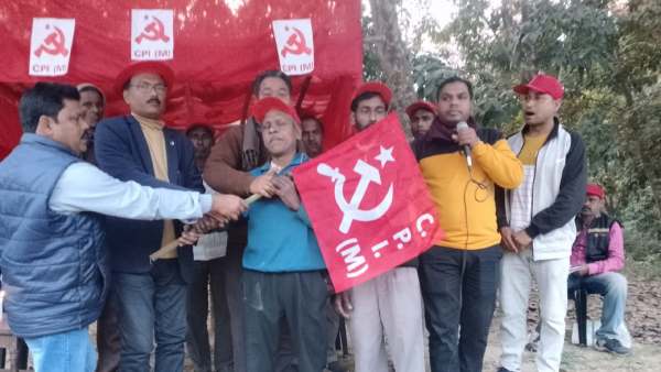 সিপিআইএম-এ 'বিদ্ধ' কংগ্রেস সিপিআইএম-এ 'বিদ্ধ' কংগ্রেস