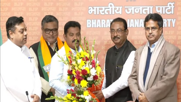 দিল্লিতে যোগদান পর্ব