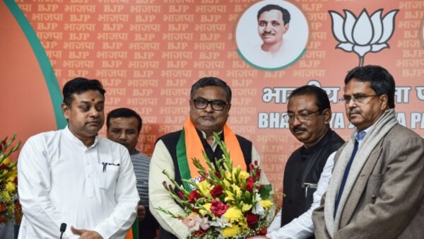 দুই নেতাকে স্বাগত জানিয়েছেন মুখ্যমন্ত্রী