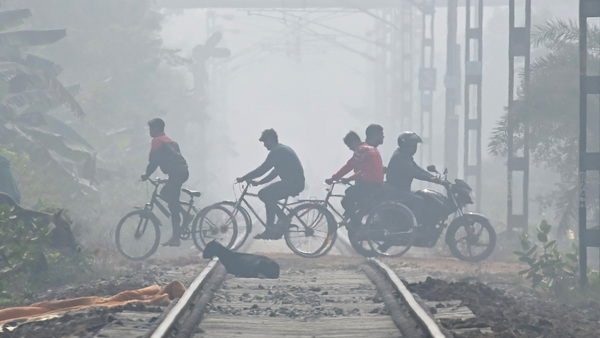 বাড়ানো হল স্কুলের ছুটি বাড়ানো হল স্কুলের ছুটি