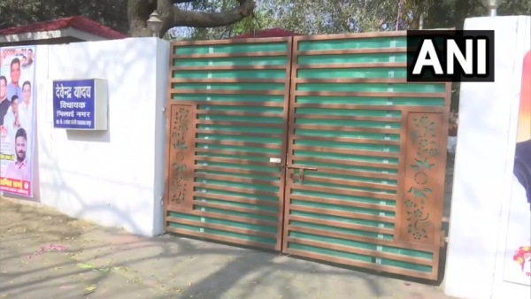 সকাল থেকে বিভিন্ন জায়গায় তল্লাশি