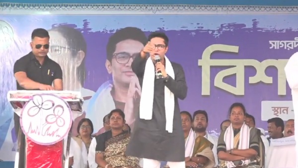 তৃণমূল বিরোধী জোট রাবনের মাথার মতো