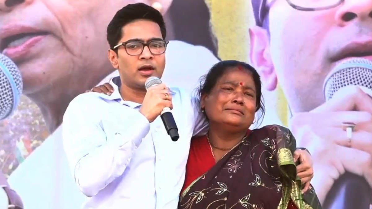 নিহত রাজবংশী যুবকের মায়ের চোখের জল মুছিয়ে দিলেন অভিষেক নিহত রাজবংশী যুবকের মায়ের চোখের জল মুছিয়ে দিলেন অভিষেক
