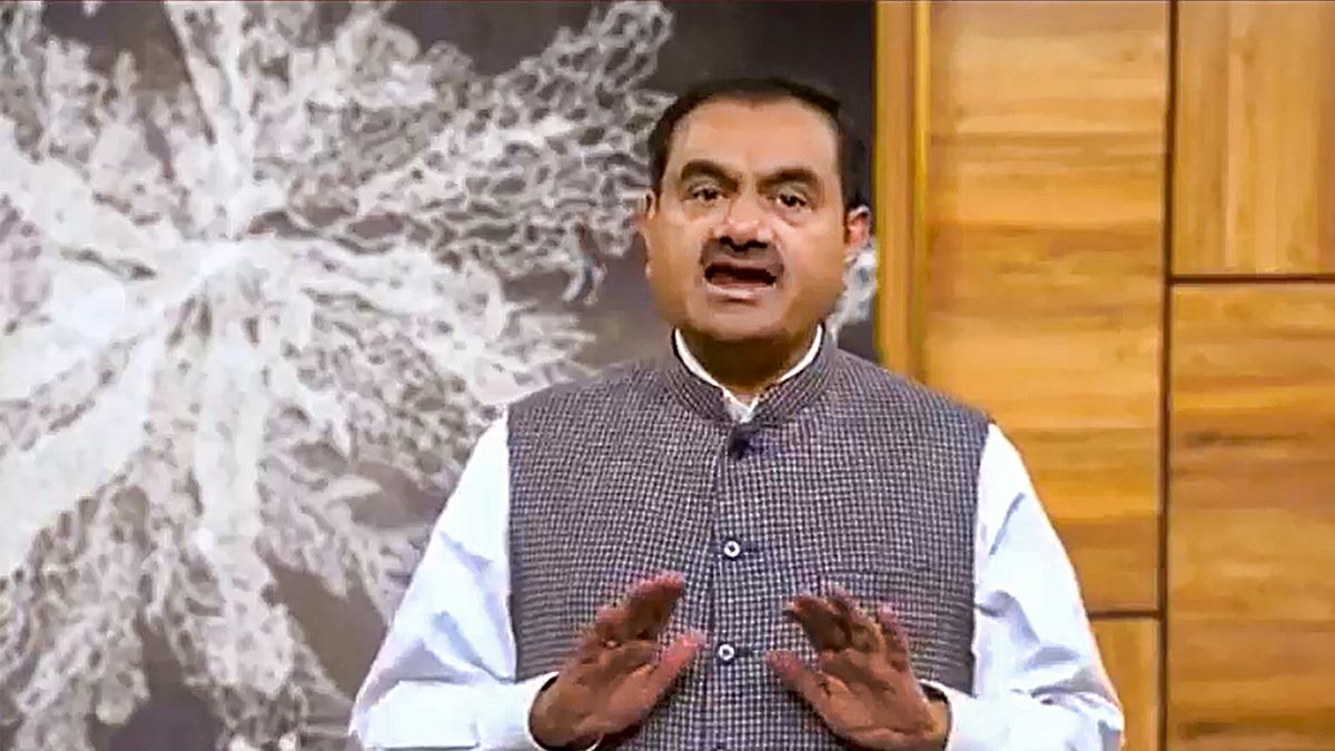 আদানি ইস্যুতে বাড়ছে চাপ আদানি ইস্যুতে বাড়ছে চাপ