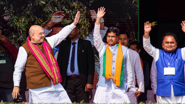 গোপন বোঝাপড়ার অভিযোগ