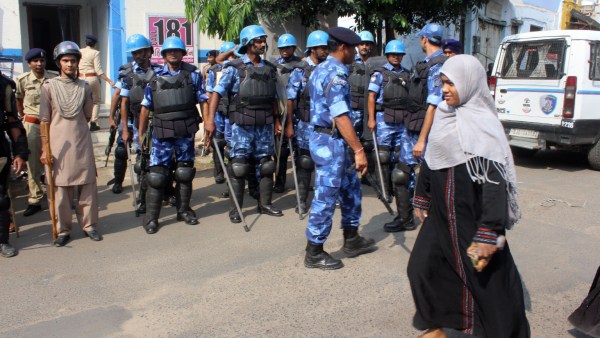 প্রথম অনুদান পেয়েছেন একজন হিন্দুর থেকে