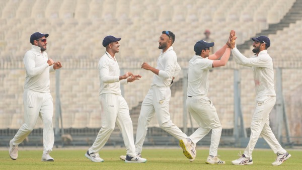 নিজেদের ঘরের মাঠে খেলার সুযোগ পেয়েও ব্যর্থ