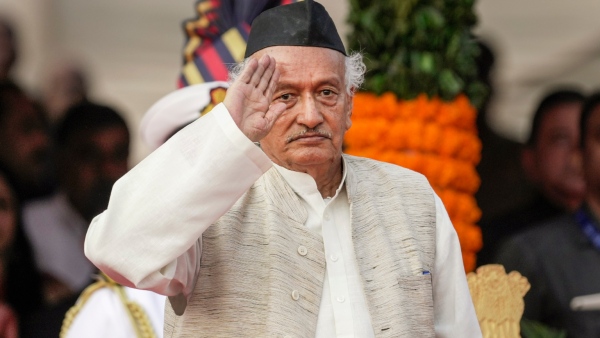 কোশিয়াড়িকে সরতে হল