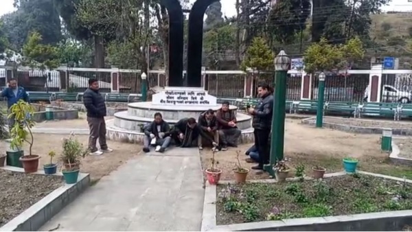 স্কুলবাস, কলেজ বাসে ছাড়