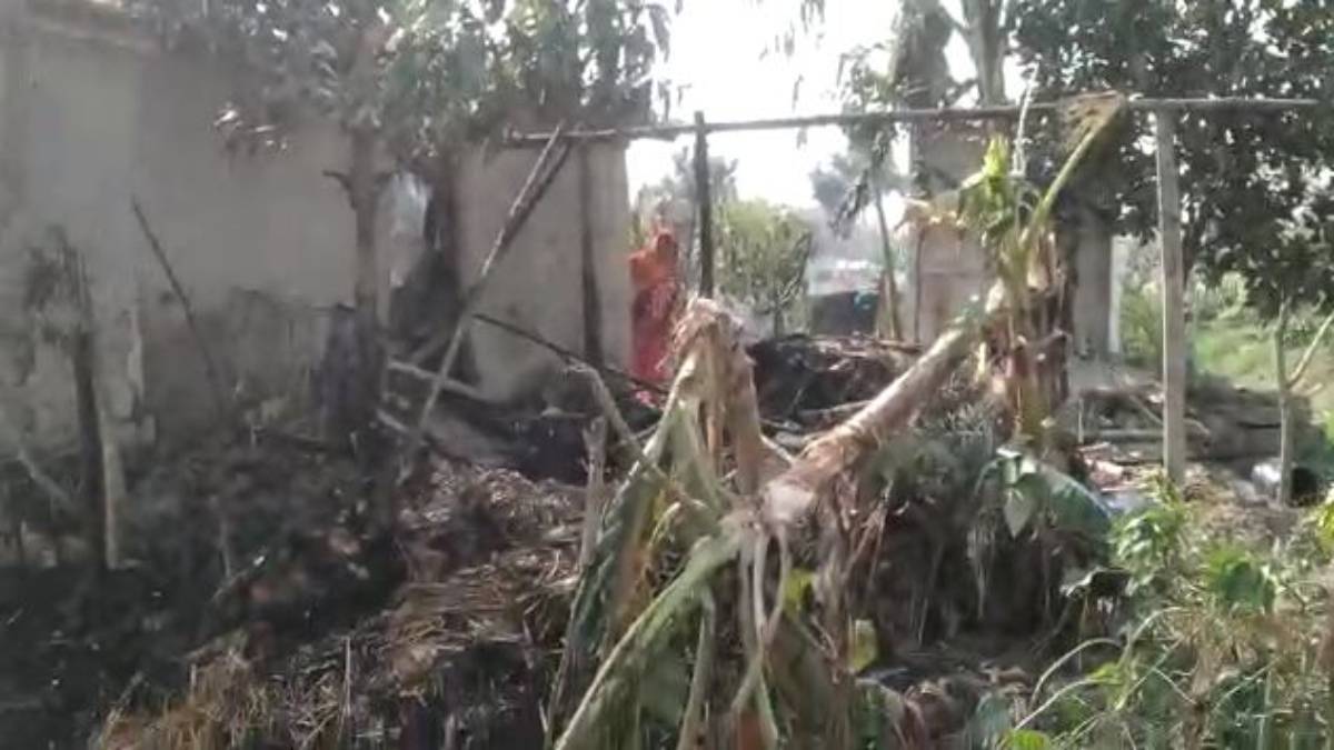 পঞ্চায়েত ভোটের আগে চলছিল বোমা বাঁধার কাজ! বাসন্তীতে বিস্ফোরণ