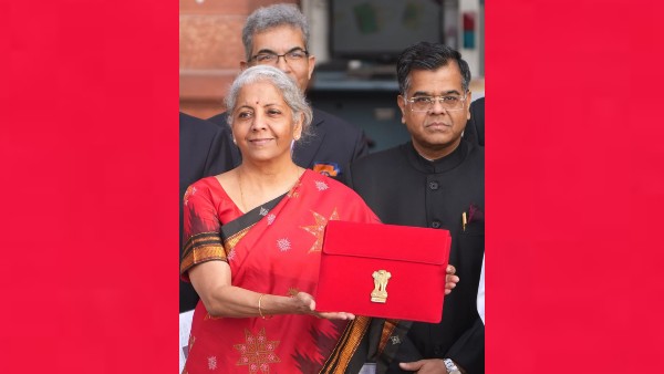 কেন এই শাড়ি কেন এই শাড়ি