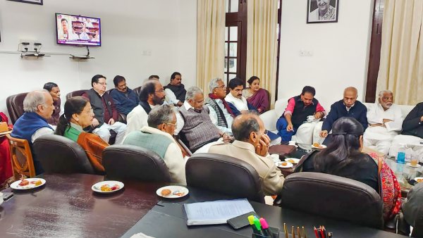বিরোধী জোটের প্রাসঙ্গিকতা নিয়ে প্রশ্ন তৃণমূলের গরহাজিরায়