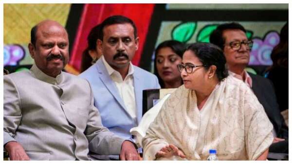 রাজনৈতিক পক্ষপাতের অভিযোগ রাজনৈতিক পক্ষপাতের অভিযোগ