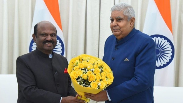 ধনখড়ের সঙ্গে সিভি আনন্দ বোসের বৈঠক খুবই তাৎপর্যপূর্ণ