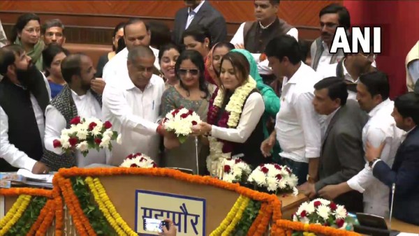 গুন্ডারা হেরে গেছে গুন্ডারা হেরে গেছে