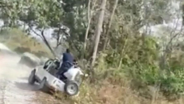 সোশ্যাল মিডিয়ায় কী লিখলেন পর্যটক সোশ্যাল মিডিয়ায় কী লিখলেন পর্যটক