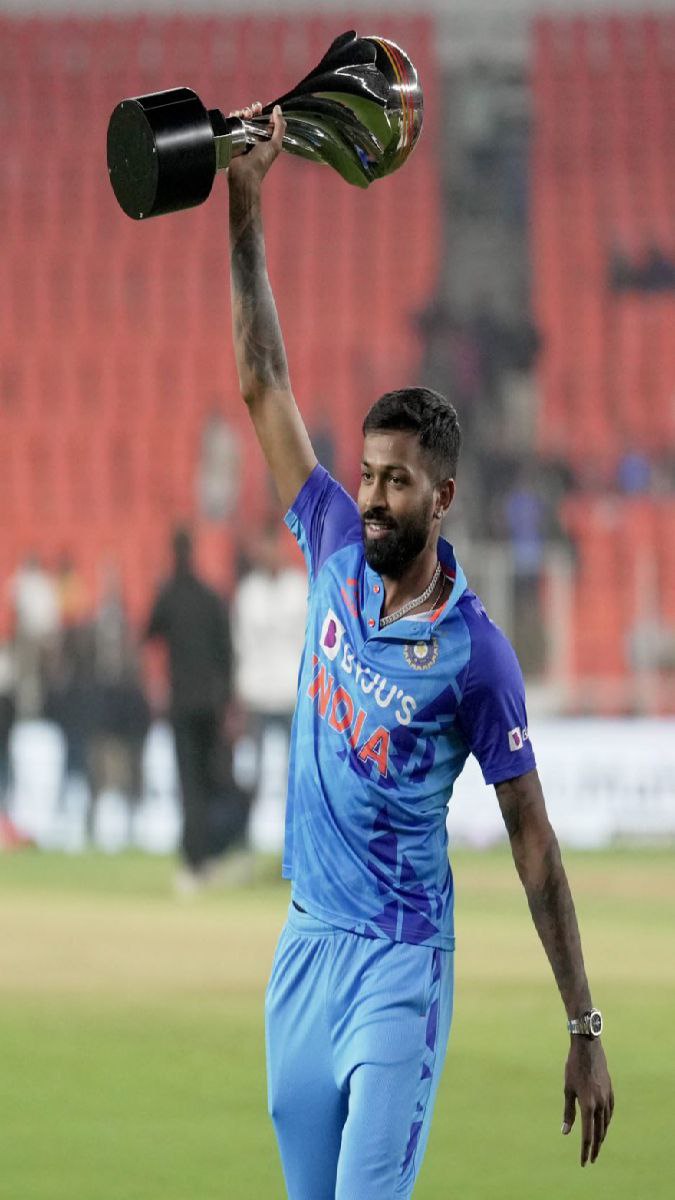 ধোনির মতো ভূমিকা