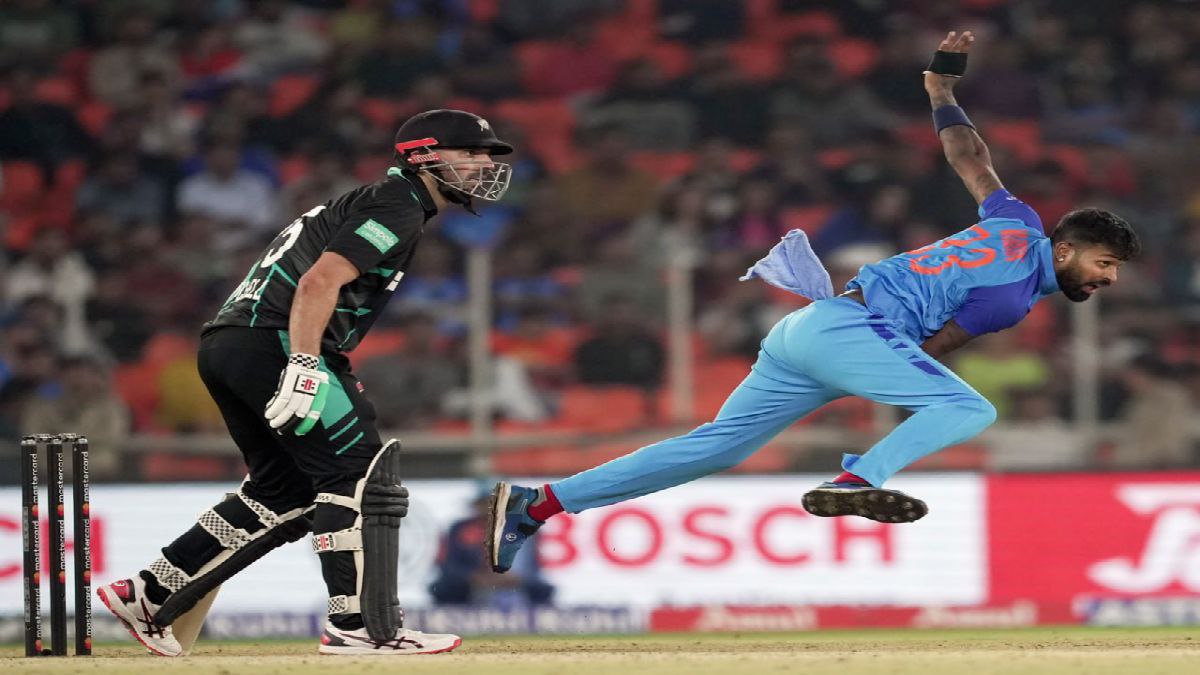 বোলিং ওপেন করা নিয়ে