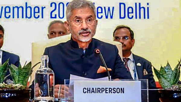 বাবা ছিলেন ক্যাবিনেট সচিব বাবা ছিলেন ক্যাবিনেট সচিব