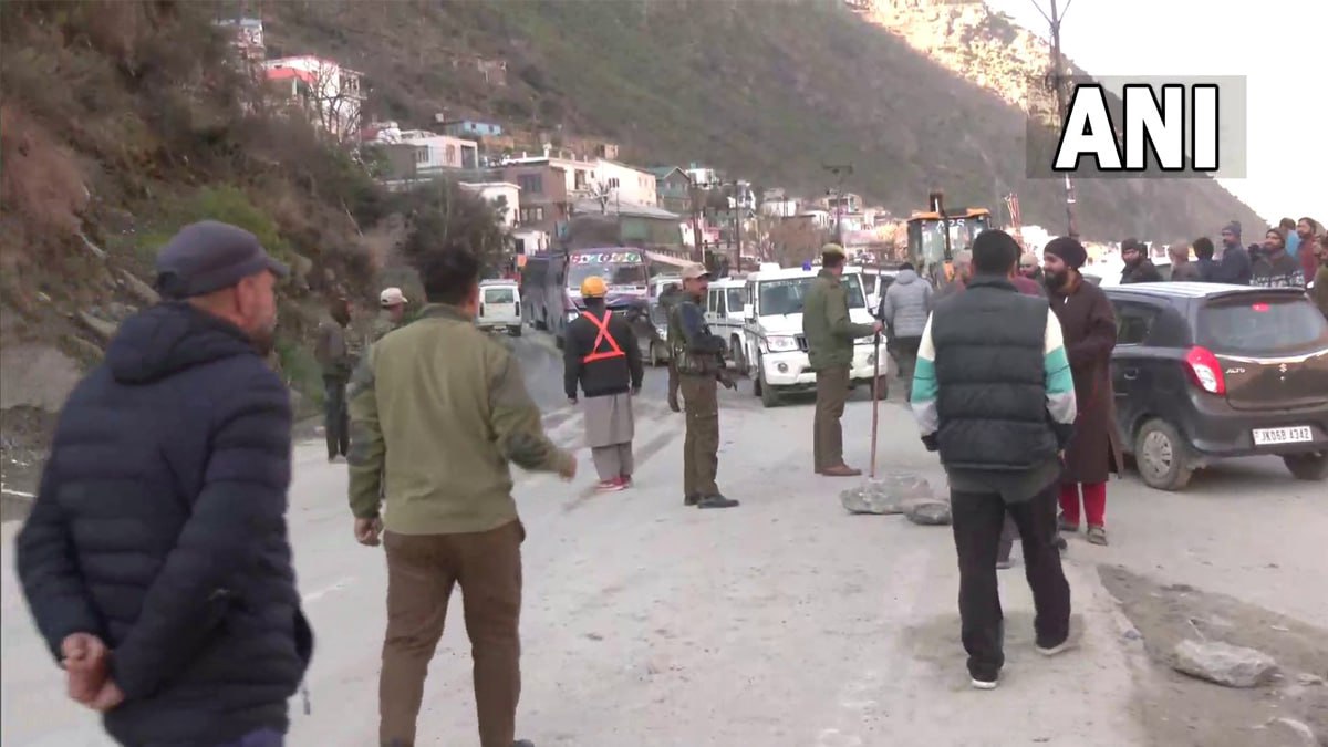 ওই এলাকাও 'ডুবে' যাচ্ছে বলে অনুমান। 