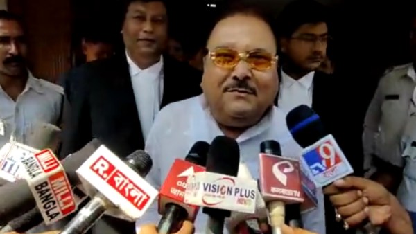 বিলম্বিত প্রবেশ প্রসঙ্গে মদন-ফিরহাদ