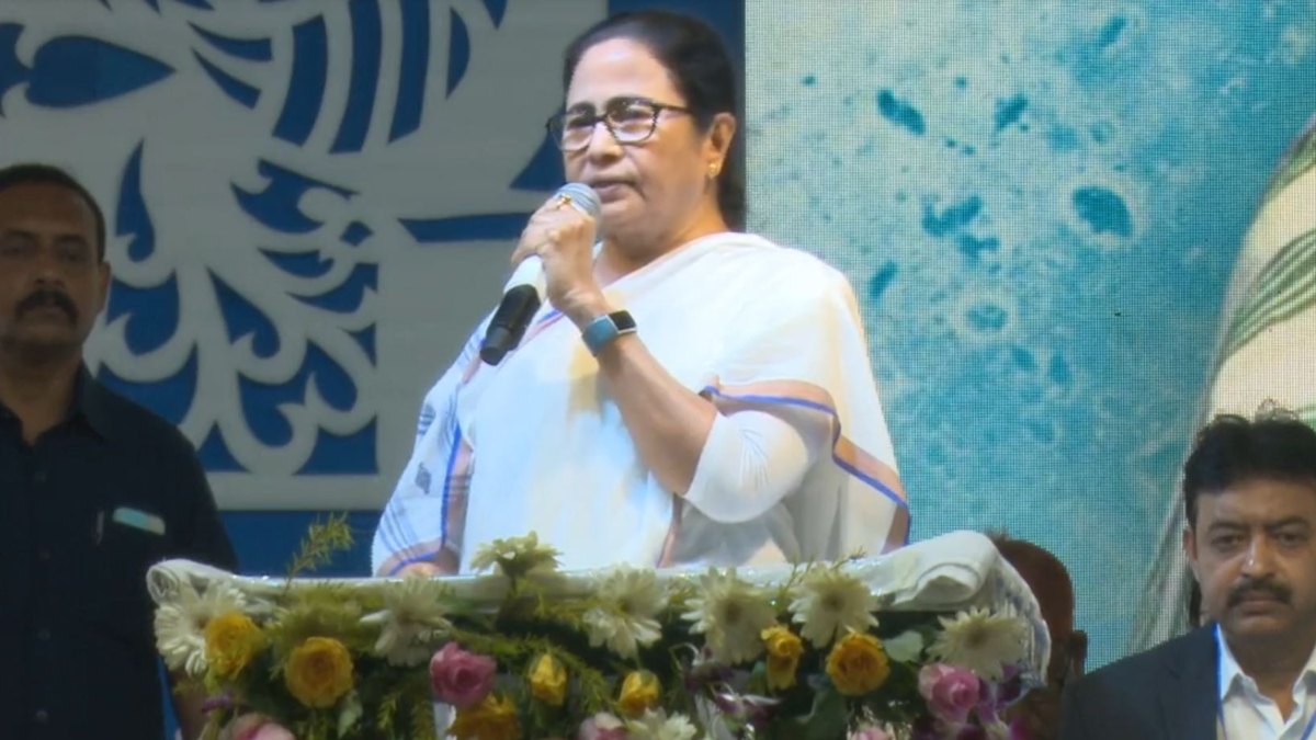 মমতা বন্দ্যোপাধ্যায়কে সাম্মানিক ডি-লিট প্রদান 