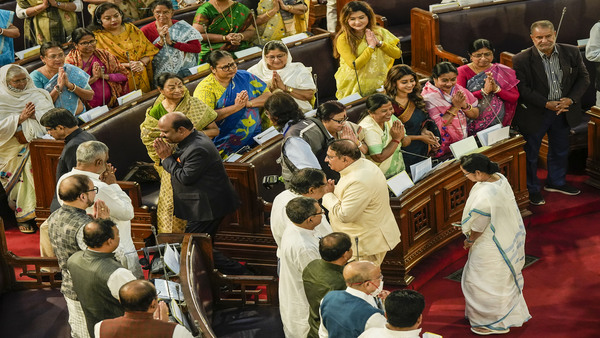 সীমান্ত এলাকায় সন্ত্রাস চালাচ্ছে বিএসএফ