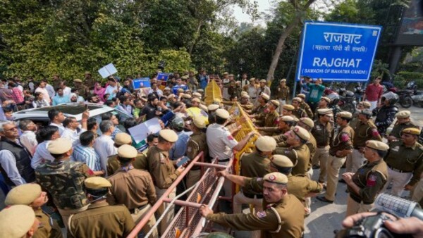 যতকাণ্ড আফগারি নীতি নিয়ে যতকাণ্ড আফগারি নীতি নিয়ে