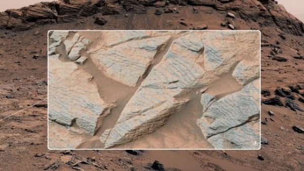 মঙ্গলে জলের আশ্চর্য প্রমাণ 