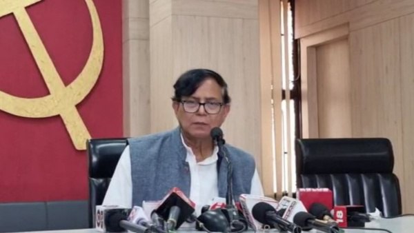 নির্বিচারে দলবদলের সমর্থক দুদলই নির্বিচারে দলবদলের সমর্থক দুদলই