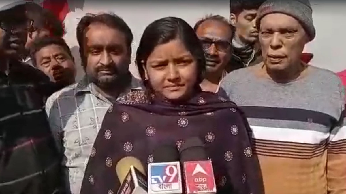 একটার পর একটা ঘোমটা খুলে যাচ্ছে, অভিষেকের নতুন চাল নিয়ে তোপ মীনাক্ষীর একটার পর একটা ঘোমটা খুলে যাচ্ছে, অভিষেকের নতুন চাল নিয়ে তোপ মীনাক্ষীর