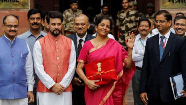 দায়িত্ব নেওয়ার পর থেকে ঐতিহ্যবাহী তাঁতের প্রচার দায়িত্ব নেওয়ার পর থেকে ঐতিহ্যবাহী তাঁতের প্রচার