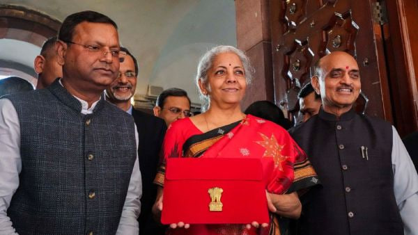 নজরে নতুন ভোটাররাও