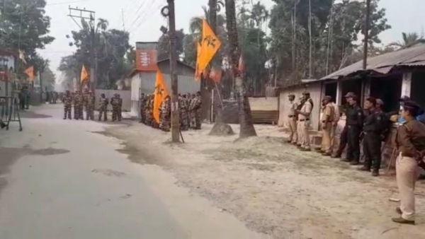 নিশীথের বাড়ির সামনে ১৪৪ ধারা জাির নিশীথের বাড়ির সামনে ১৪৪ ধারা জাির