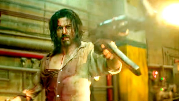  পাঠানের অভিনয় করে সকলের নজর কেড়েছেন কিংখান