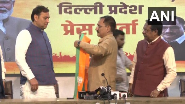 দল ছাড়তেই বিস্ফোরক বিদায়ী আপ নেতা দল ছাড়তেই বিস্ফোরক বিদায়ী আপ নেতা