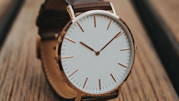 বাস্তবতা খোঁজার চেষ্টায় 