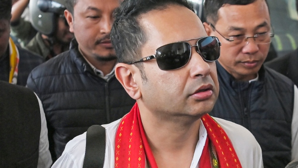 ‘বন্ধু’ টিপ্রামোথা বামেদের কাঁটা