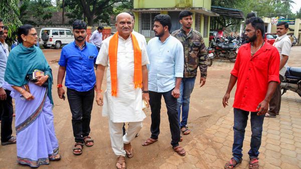 বিধানসভা নির্বাচনে লড়াই বিধানসভা নির্বাচনে লড়াই