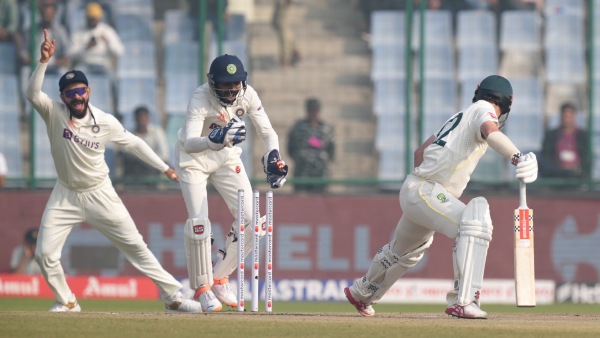 অস্ট্রেলিয়া ব্যাটসম্যানরা লাইন ফেলে দেন যাওয়া আসার