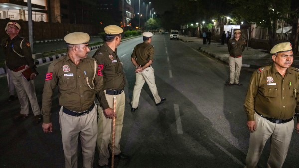 সমস্যা নিয়ে দিল্লি পুলিশের রিপোর্ট সমস্যা নিয়ে দিল্লি পুলিশের রিপোর্ট